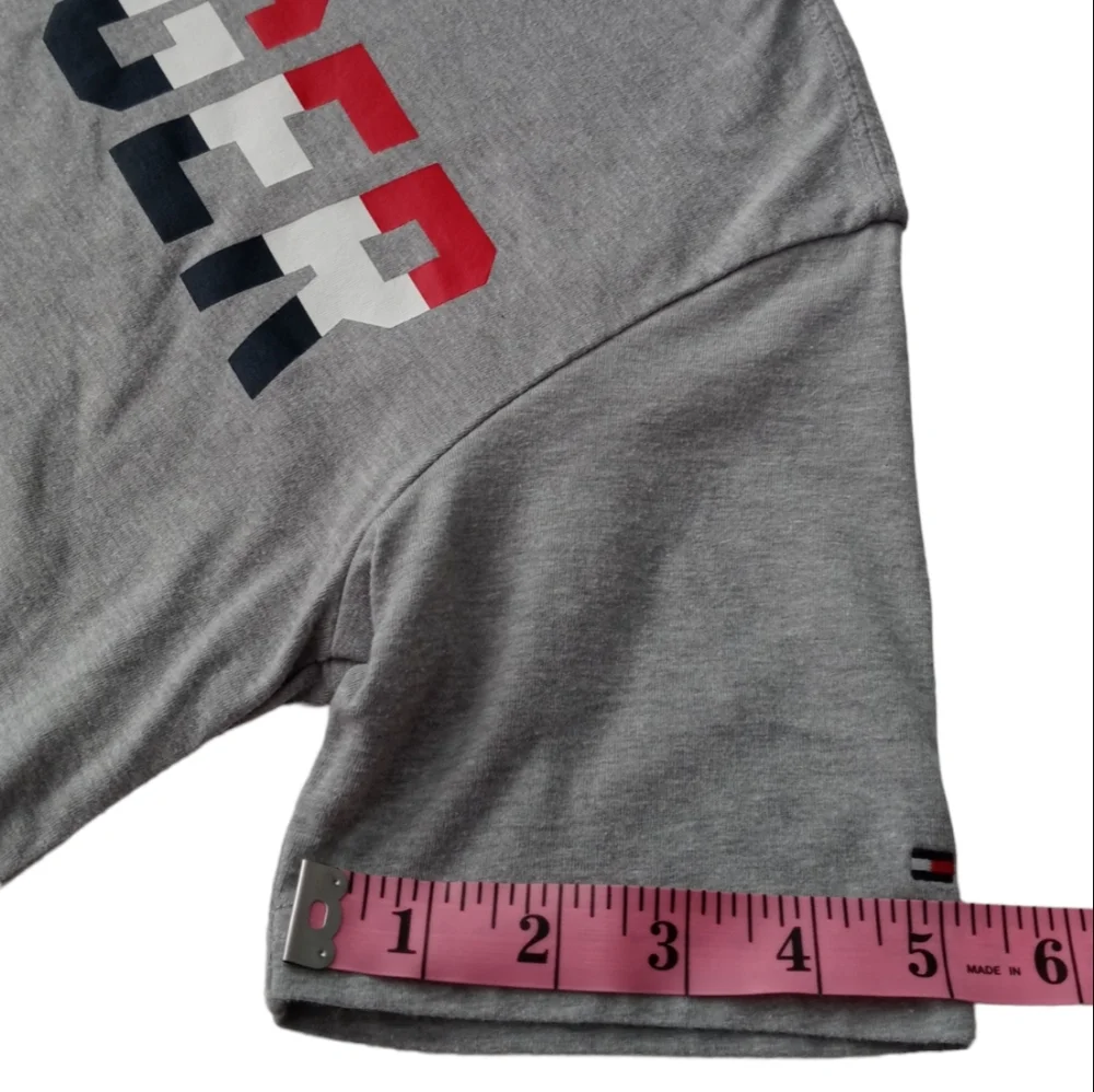 TOMMY HILFIGER YOUTH BOYS' SHORT SLEEVE LOGO T-SHIRT. SIZE M (12-14).GRAY - Picture 5 of 8